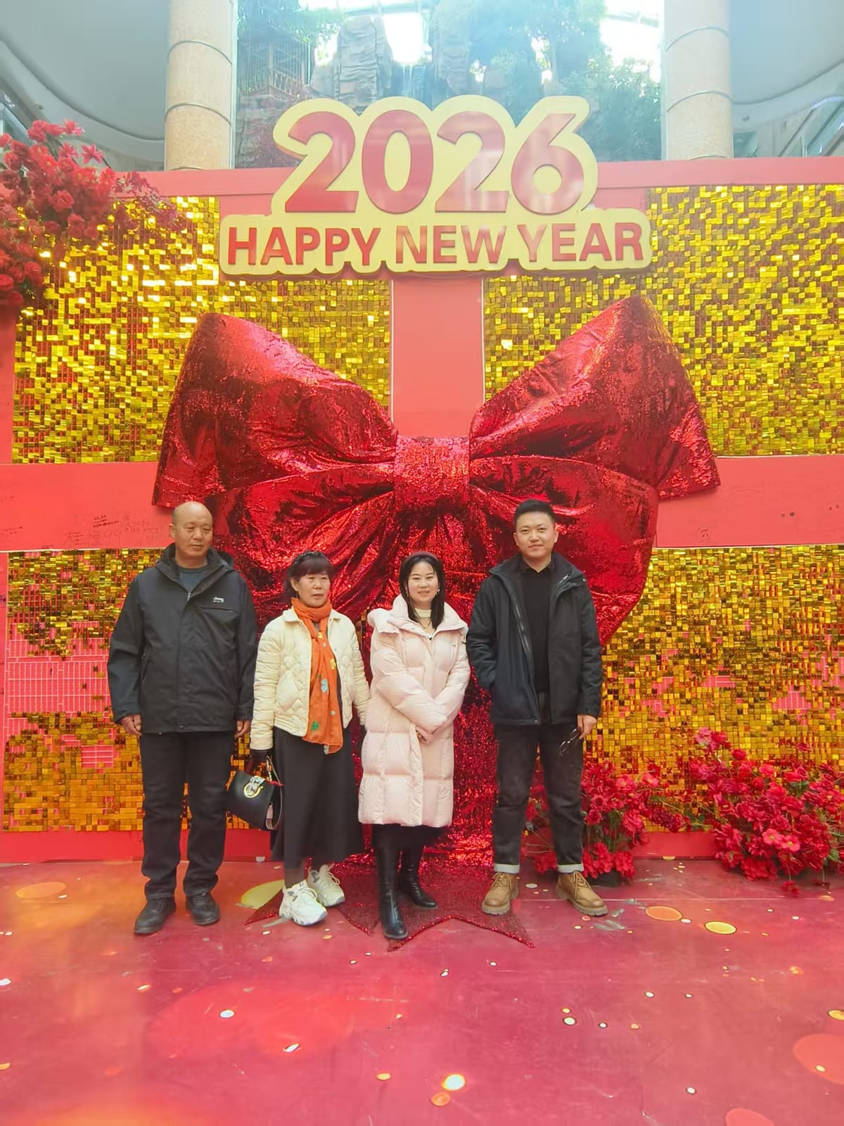 一家人逛酒泉的记录照片