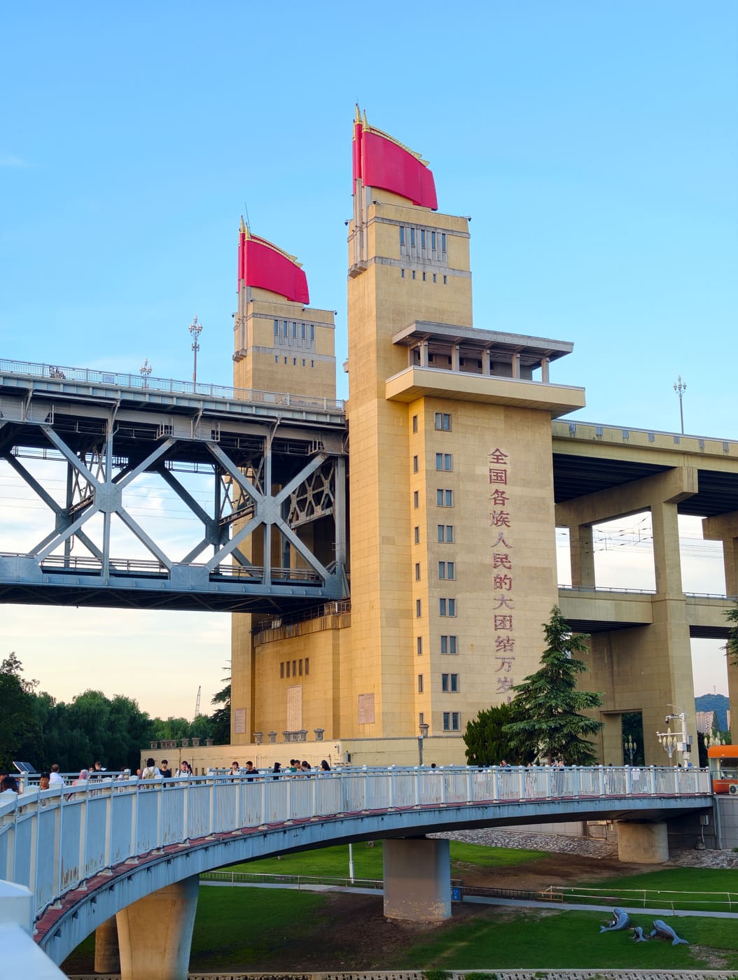 南京长江大桥的日落旅行照片